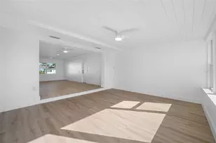 7930 Causeway Blvd S, Saint Petersburg, FL 33707 - Photo 21