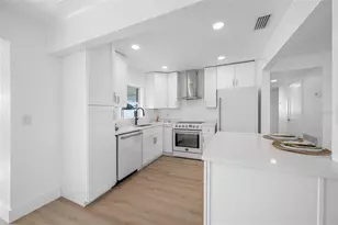 7930 Causeway Blvd S, Saint Petersburg, FL 33707 - Photo 17