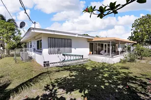 525 Skylark Ln NW, Port Charlotte, FL 33952 - Photo 31