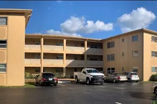8701 4th St N, Saint Petersburg, FL 33702 - Photo 3