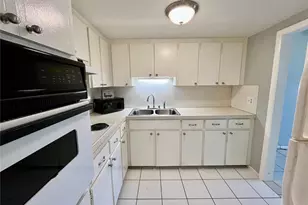 2000 World Pkwy Blvd, Clearwater, FL 33763 - Photo 13