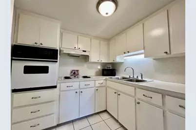 2000 World Parkway Boulevard #6, Clearwater, FL 33763 - Photo 11