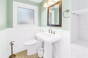 2410 Coffee Pot Blvd NE, Saint Petersburg, FL 33704 - Photo 17