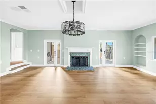 2410 Coffee Pot Blvd NE, Saint Petersburg, FL 33704 - Photo 13