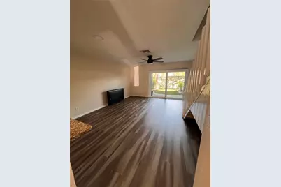 16543 Lake Brigadoon Circle, Tampa, FL 33618 - Photo 5