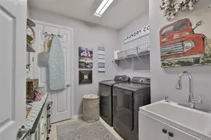 1506 Yale Castle Ct, Ruskin, FL 33570 - Photo 45