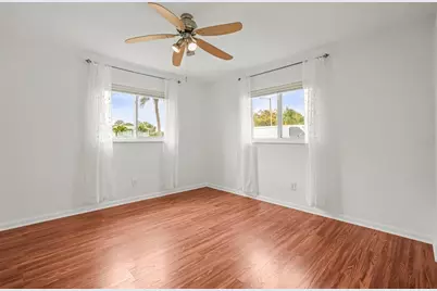 7955 Bayshore Drive, Seminole, FL 33776 - Photo 19