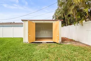 7955 Bayshore Dr, Seminole, FL 33776 - Photo 27