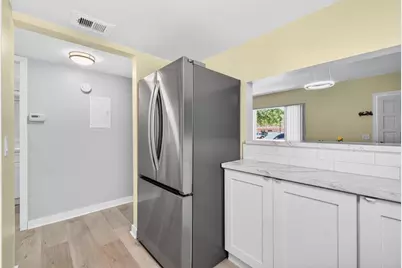 2466 Ecuadorian Way #20, Clearwater, FL 33763 - Photo 9