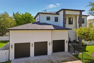 5410 Bayshore Blvd, Tampa, FL 33611 - Photo 1