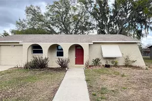 8348 Angela Ct, Zephyrhills, FL 33541 - Photo 1