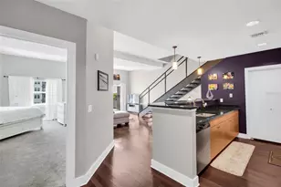 1010 Central Ave, Saint Petersburg, FL 33705 - Photo 3