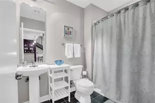 1010 Central Ave, Saint Petersburg, FL 33705 - Photo 19