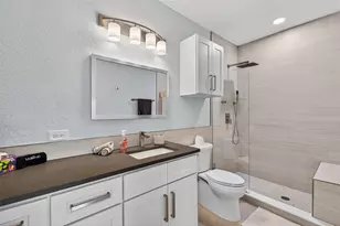 210 3rd Street W, Bradenton, FL 34205 - Photo 17