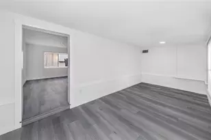 360 57th St N, Saint Petersburg, FL 33710 - Photo 7