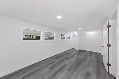 360 57th Street N, Saint Petersburg, FL 33710 - Photo 9