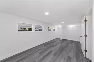 360 57th St N, Saint Petersburg, FL 33710 - Photo 9