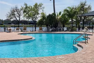 949 Seminole Sky Dr, Ruskin, FL 33570 - Photo 5