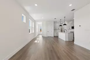 2856 Marrakesh Ln, Sarasota, FL 34234 - Photo 19