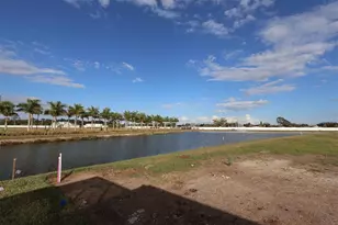 2856 Marrakesh Ln, Sarasota, FL 34234 - Photo 11