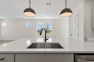 2856 Marrakesh Ln, Sarasota, FL 34234 - Photo 11
