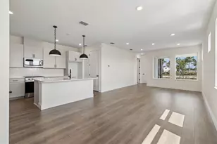 2856 Marrakesh Ln, Sarasota, FL 34234 - Photo 13