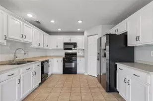 9515 Simeon Dr, Land O Lakes, FL 34638 - Photo 5