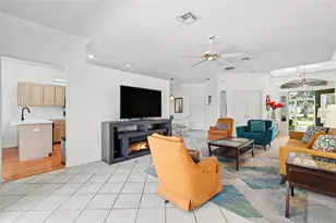 10093 Holly Berry Dr, Weeki Wachee, FL 34613 - Photo 7