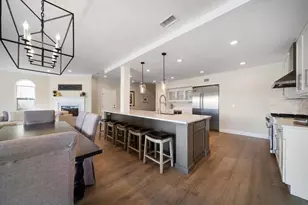 8685 E Bay Dr, Treasure Island, FL 33706 - Photo 11