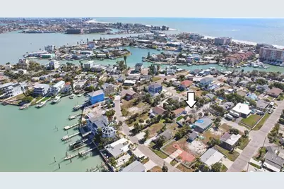 13135 4th Street E, Madeira Beach, FL 33708 - Photo 11