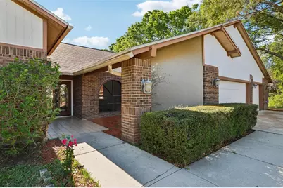 17922 Clear Lake Drive, Lutz, FL 33548 - Photo 7