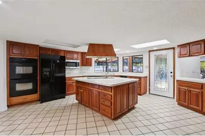 17922 Clear Lake Drive, Lutz, FL 33548 - Photo 31