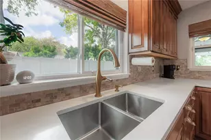 14204 Ashburn Pl, Tampa, FL 33624 - Photo 15