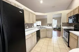 931 Hunter Ln, Tarpon Springs, FL 34689 - Photo 5