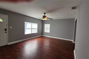 936 E Shadowlawn Ave, Tampa, FL 33603 - Photo 5