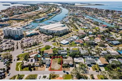 164 2nd Street W, Saint Petersburg, FL 33715 - Photo 3