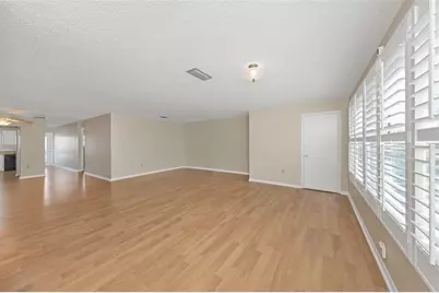 2850 59th Street S #204, Gulfport, FL 33707 - Photo 9