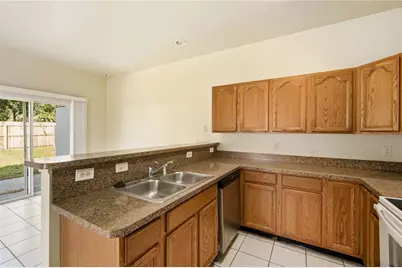 5002 Beechcraft Way, Seffner, FL 33584 - Photo 7