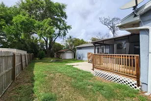 1926 Meadowridge Dr, Valrico, FL 33596 - Photo 23