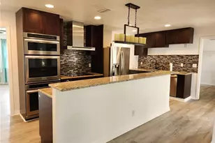 1926 Meadowridge Dr, Valrico, FL 33596 - Photo 5