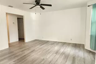 1926 Meadowridge Dr, Valrico, FL 33596 - Photo 7