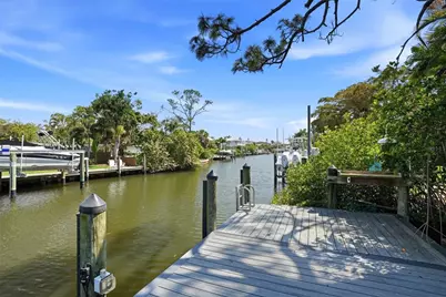 114 Island Circle, Sarasota, FL 34242 - Photo 19
