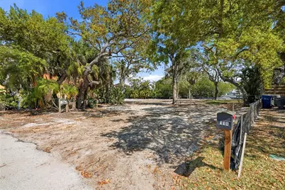 114 Island Circle, Sarasota, FL 34242 - Photo 7