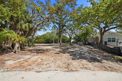 114 Island Circle, Sarasota, FL 34242 - Photo 15