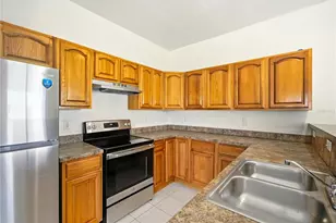 1102 Citrus Hill Ct, Seffner, FL 33584 - Photo 7