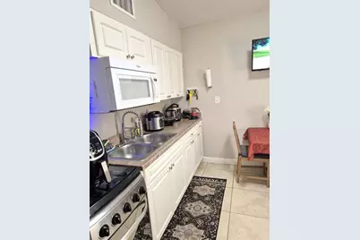 6217 Blossom Avenue, Tampa, FL 33614 - Photo 11