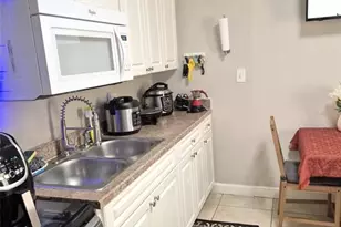 6217 Blossom Ave, Tampa, FL 33614 - Photo 11