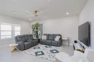 10225 Gliding Eagle Wy, Land O Lakes, FL 34638 - Photo 9