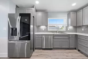 7891 4th Ave S, Saint Petersburg, FL 33707 - Photo 31