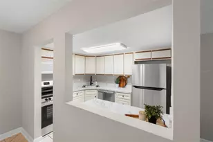 505 Plaza Seville Ct, Treasure Island, FL 33706 - Photo 11